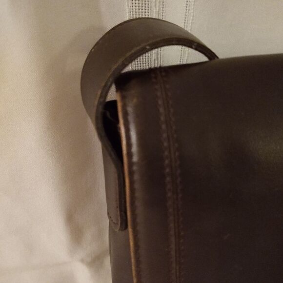 Liz Claiborne Brown Leather Shoulder Bag Purse - Picture 9 of 16